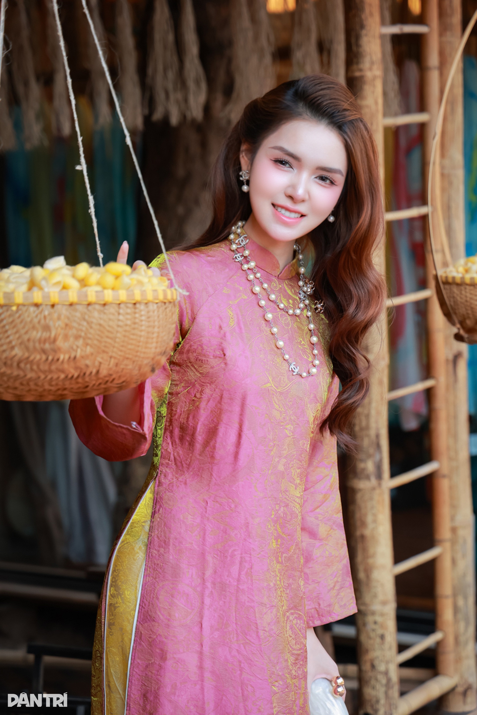 Nữ diễn viên xinh đẹp phim giờ vàng VTV gợi ý cách chọn áo dài mặc Tết 2026 - 8