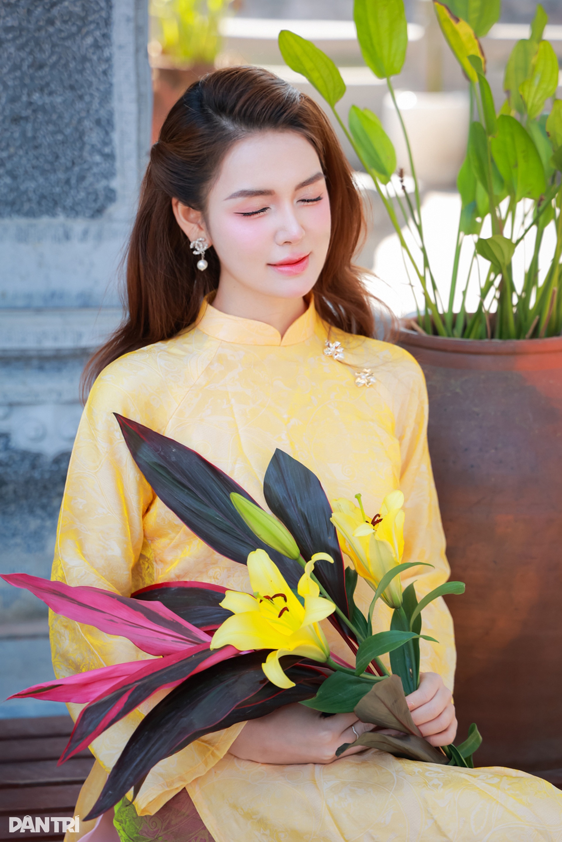 Nữ diễn viên xinh đẹp phim giờ vàng VTV gợi ý cách chọn áo dài mặc Tết 2026 - 9