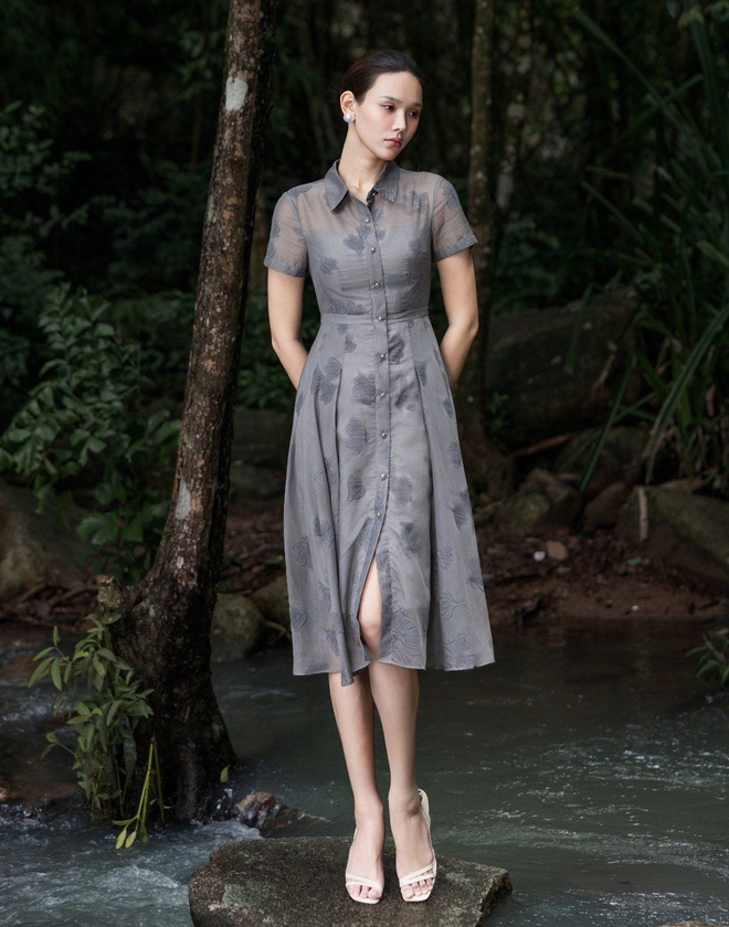 5 chiếc váy midi sang trọng, hợp cả đi làm lẫn đi tiệc cuối năm- Ảnh 2.