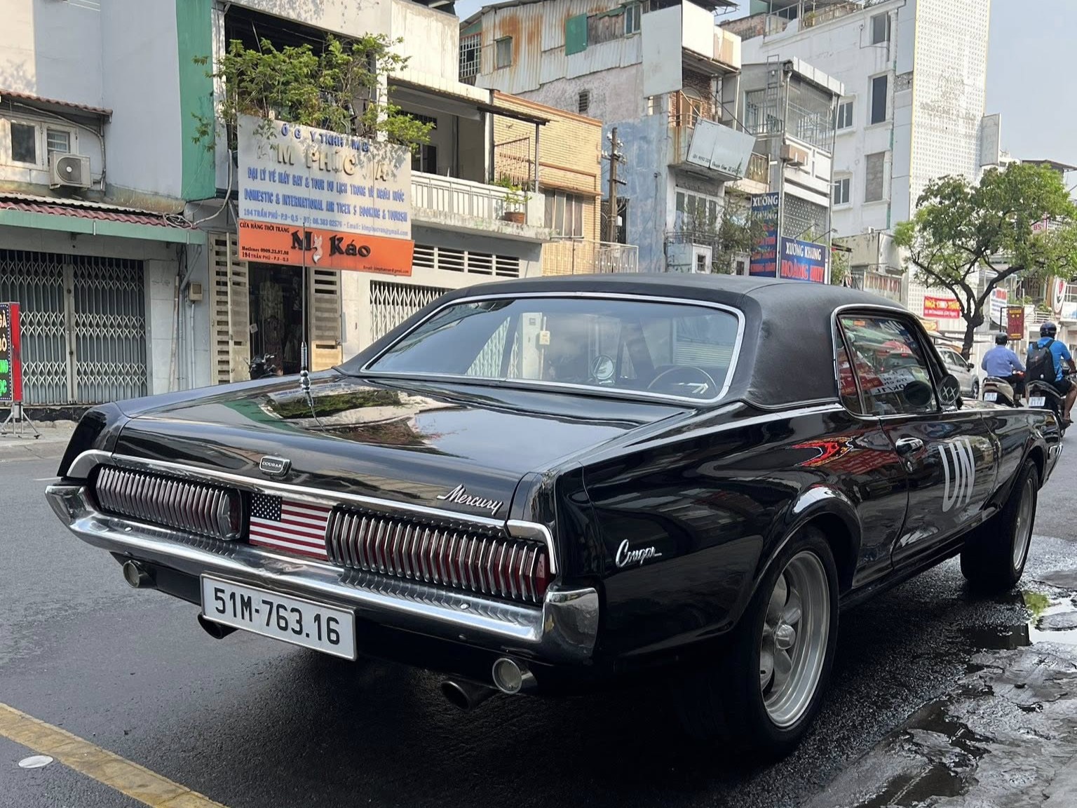 Ông Đặng Lê Nguyên Vũ cầm lái ‘hàng hiếm’ Mercury Cougar 1968 xuống phố: Gần 60 năm tuổi vẫn chạy bốc, mảnh ghép mới trong bộ sưu tập 4.000 tỷ đồng- Ảnh 5.