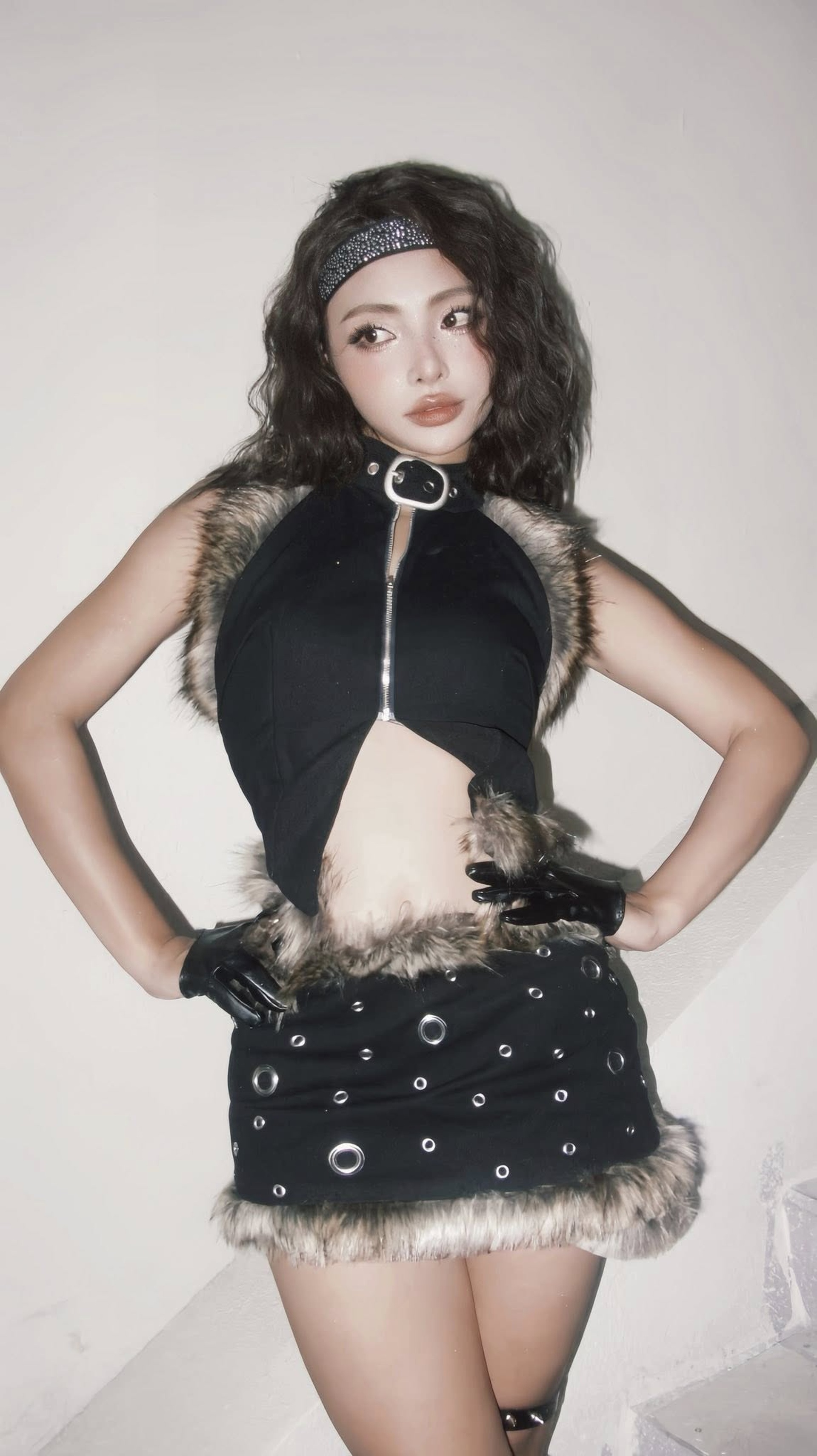 Nhan sắc gợi cảm của Em xinh bị gọi tên trong vụ ly hôn của Tóc Tiên - 2