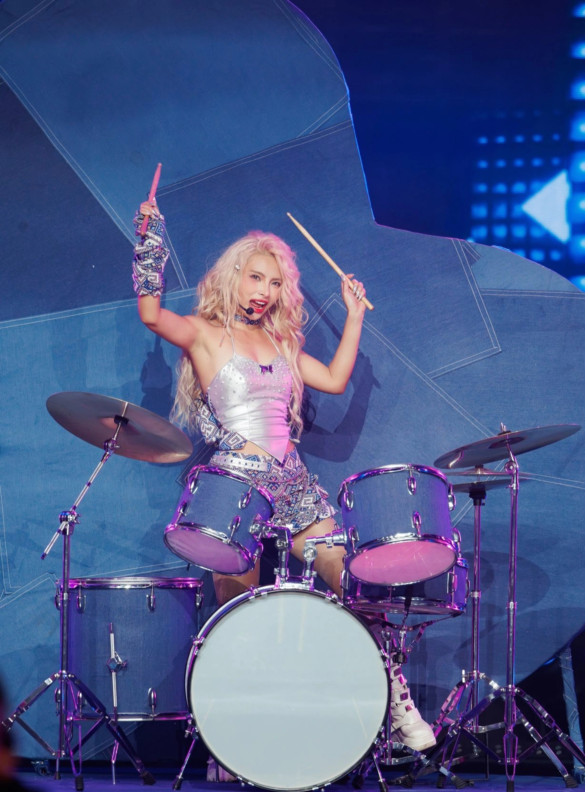 Nhan sắc gợi cảm của Em xinh bị gọi tên trong vụ ly hôn của Tóc Tiên - 6