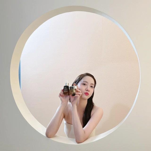 Dù vật đổi sao rời, nhan sắc của mỹ nhân này mãi là bất biến: Trẻ suốt 20 năm nhờ 4 quy tắc- Ảnh 9.