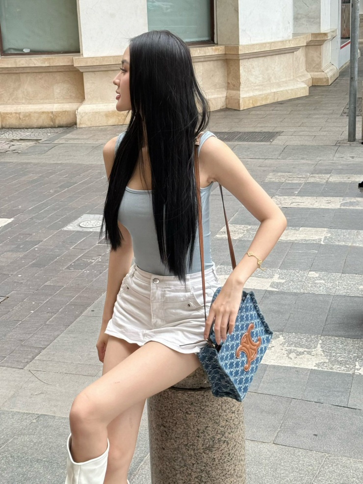 Phong cách đời thường của người đẹp quê Đăk Lăk đang được 'đẩy thuyền' với cầu thủ Đình Bắc - 15