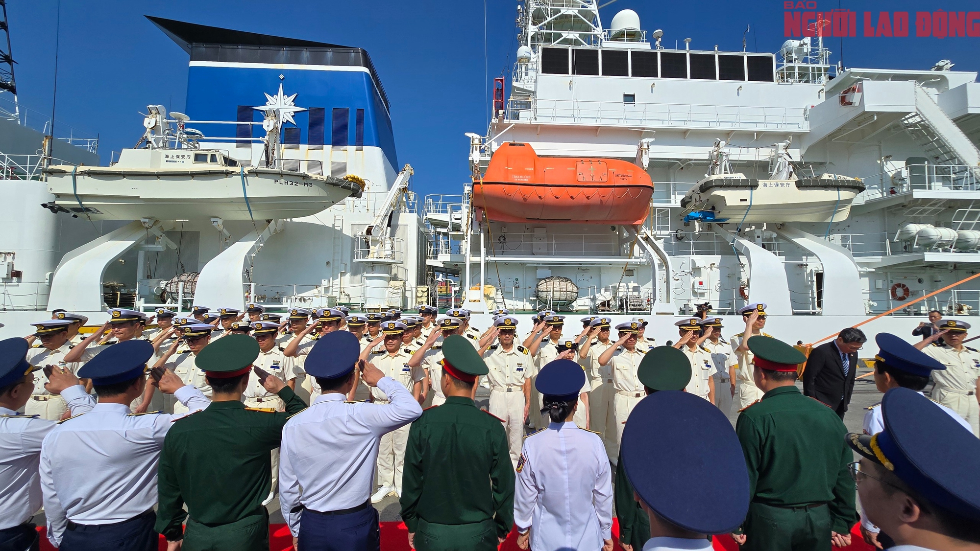 Tàu tuần tra Akitsushima của Lực lượng Bảo vệ bờ biển Nhật Bản thăm Đà Nẵng - Ảnh 9.