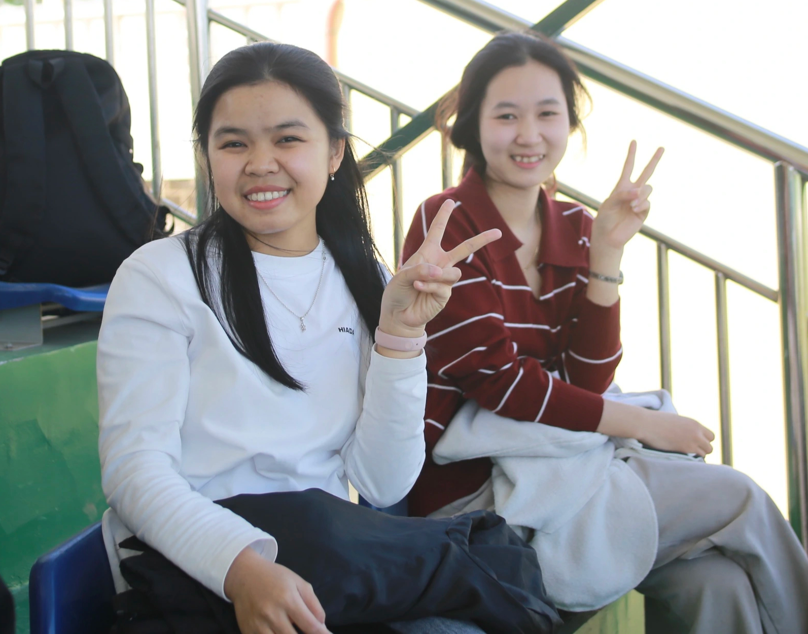 Đến sân sớm cổ vũ bạn trai đá bóng, cô gái chỉ mong không chấn thương- Ảnh 6.