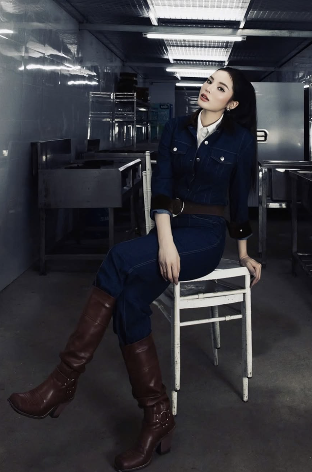 Phối đồ denim đồng điệu cho phong cách thời thượng mỗi ngày- Ảnh 3.