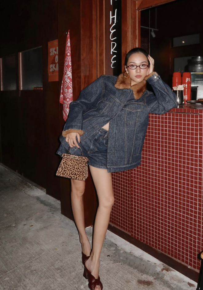 Phối đồ denim đồng điệu cho phong cách thời thượng mỗi ngày- Ảnh 5.