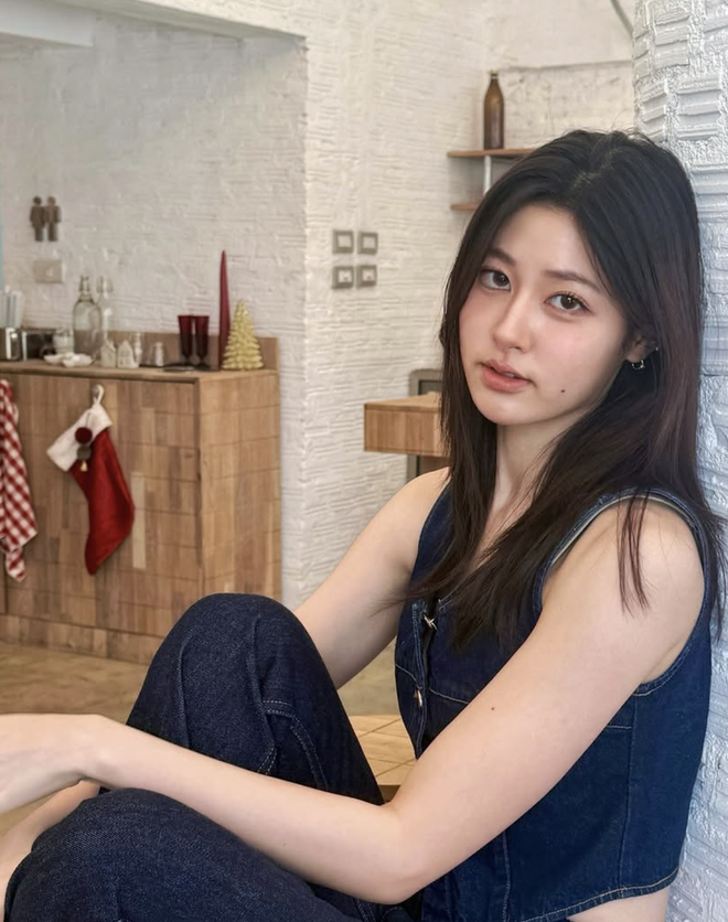 Phối đồ denim đồng điệu cho phong cách thời thượng mỗi ngày- Ảnh 10.