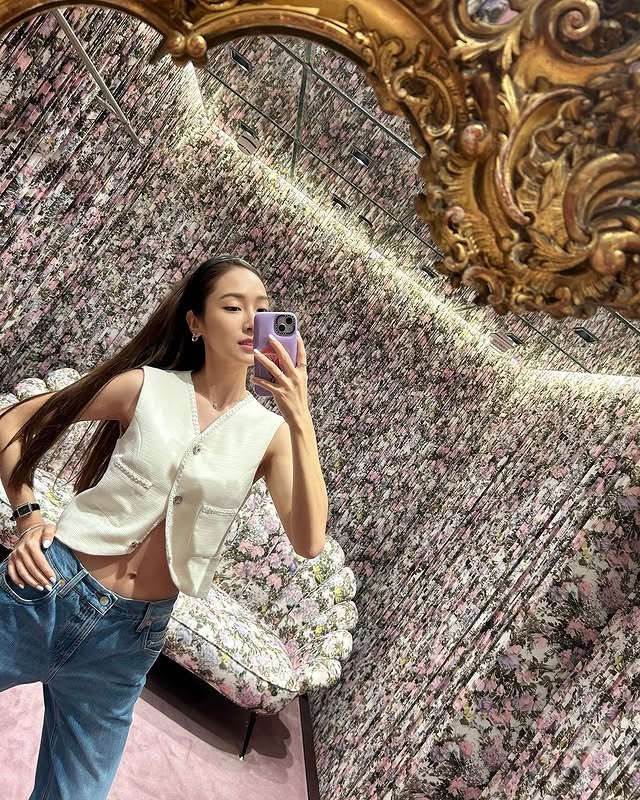 1768815867 247 Chi em Van Kieu huyen thoai nhat showbiz Sanh