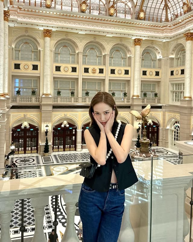 1768815868 734 Chi em Van Kieu huyen thoai nhat showbiz Sanh