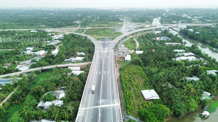 1768819305 886 Khoi sac ha tang giao thong mien Tay