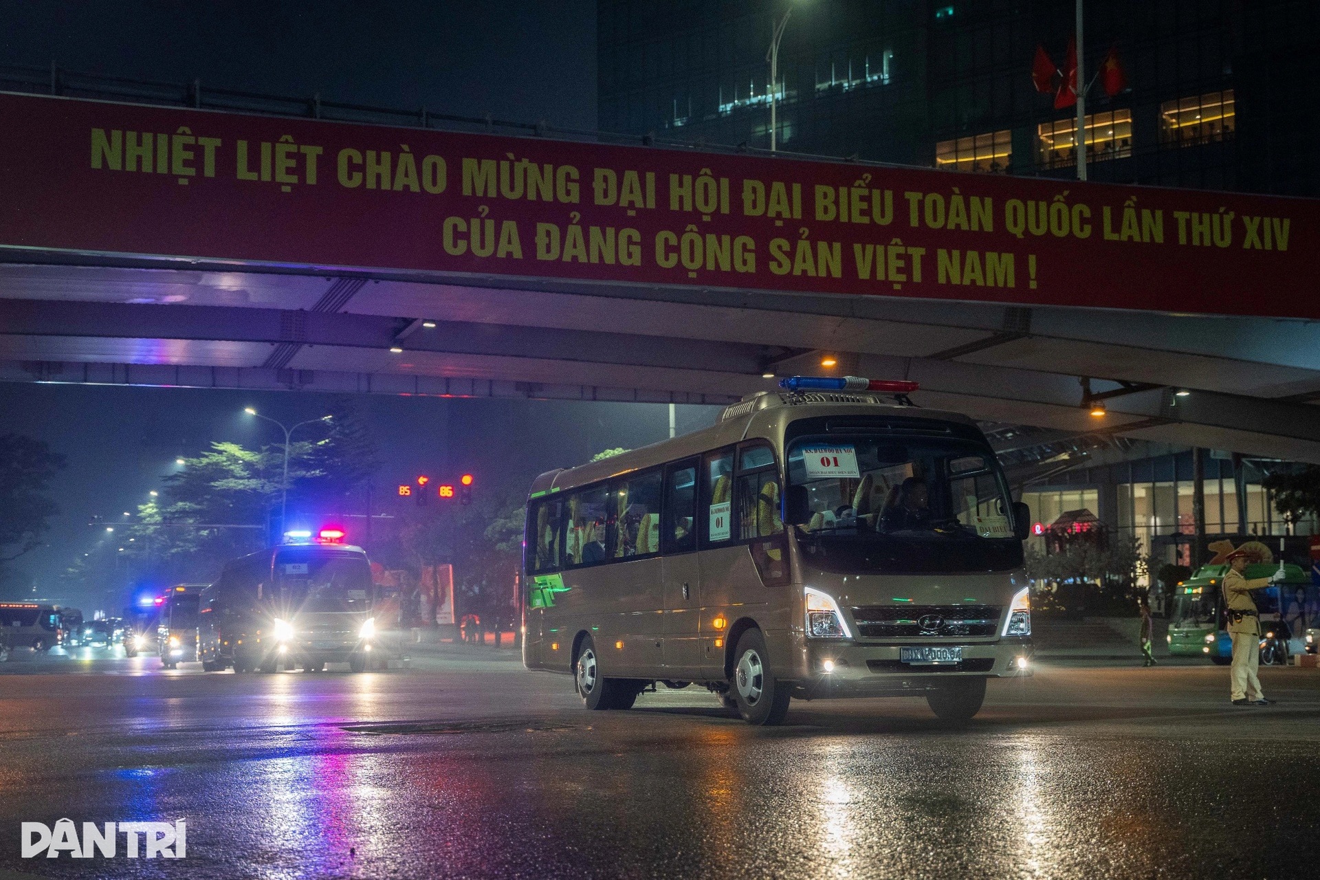 Đoàn xe đại biểu Đại hội XIV di chuyển trang nghiêm giữa lòng Hà Nội - 3