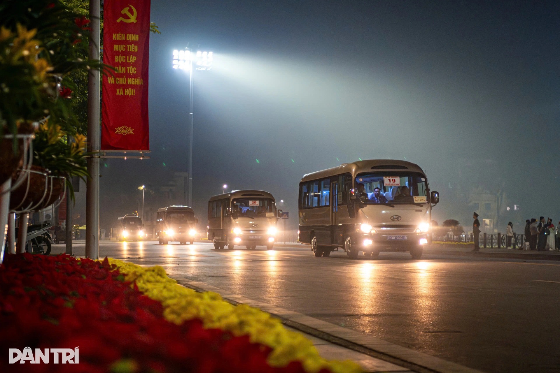 Đoàn xe đại biểu Đại hội XIV di chuyển trang nghiêm giữa lòng Hà Nội - 4