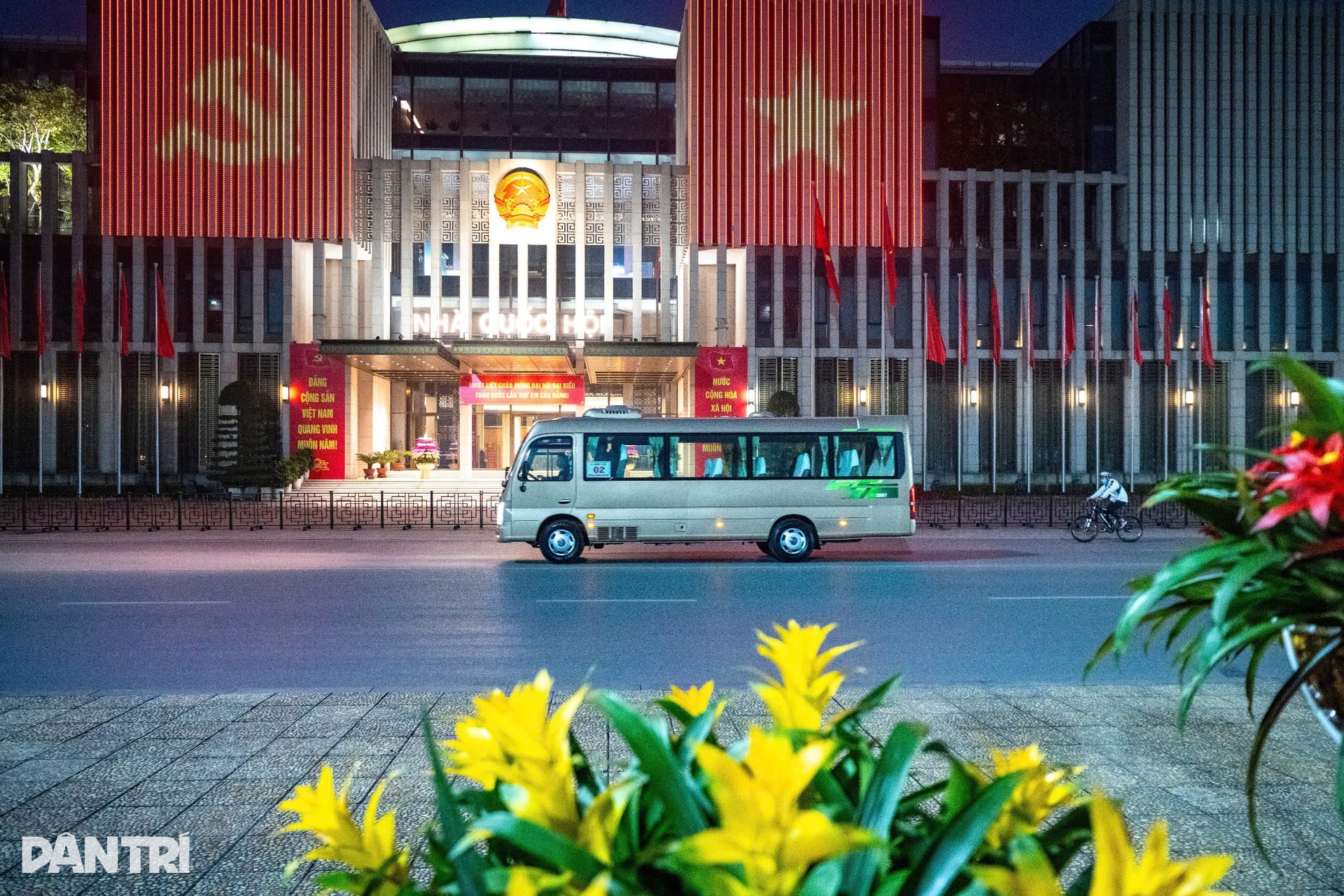 Đoàn xe đại biểu Đại hội XIV di chuyển trang nghiêm giữa lòng Hà Nội - 6