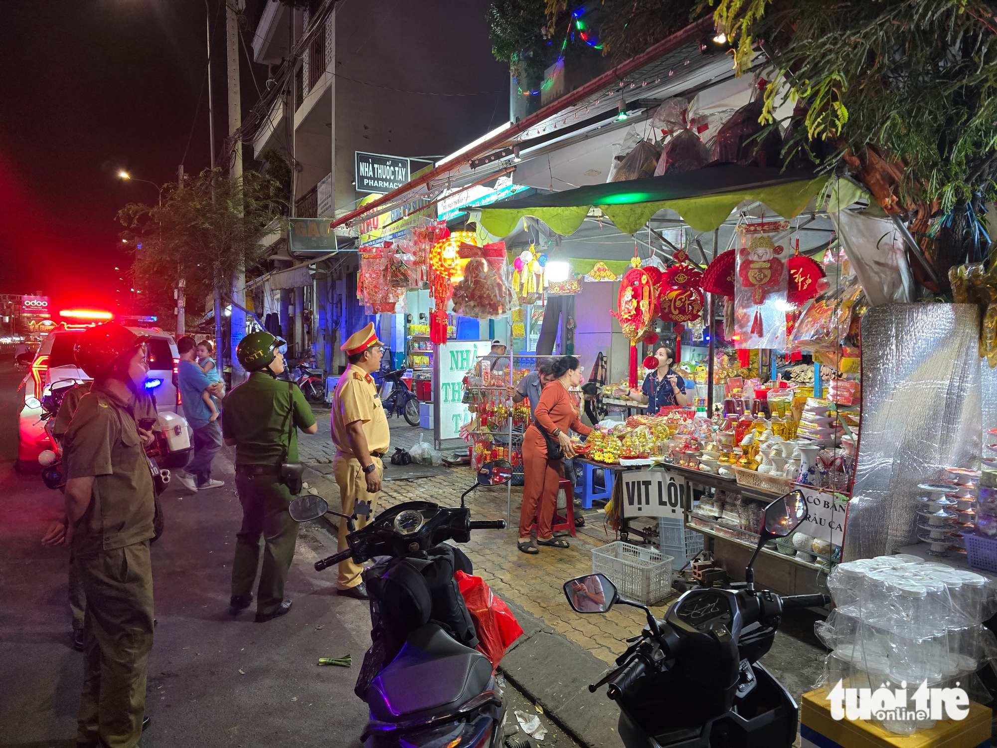 vỉa hè - Ảnh 2.