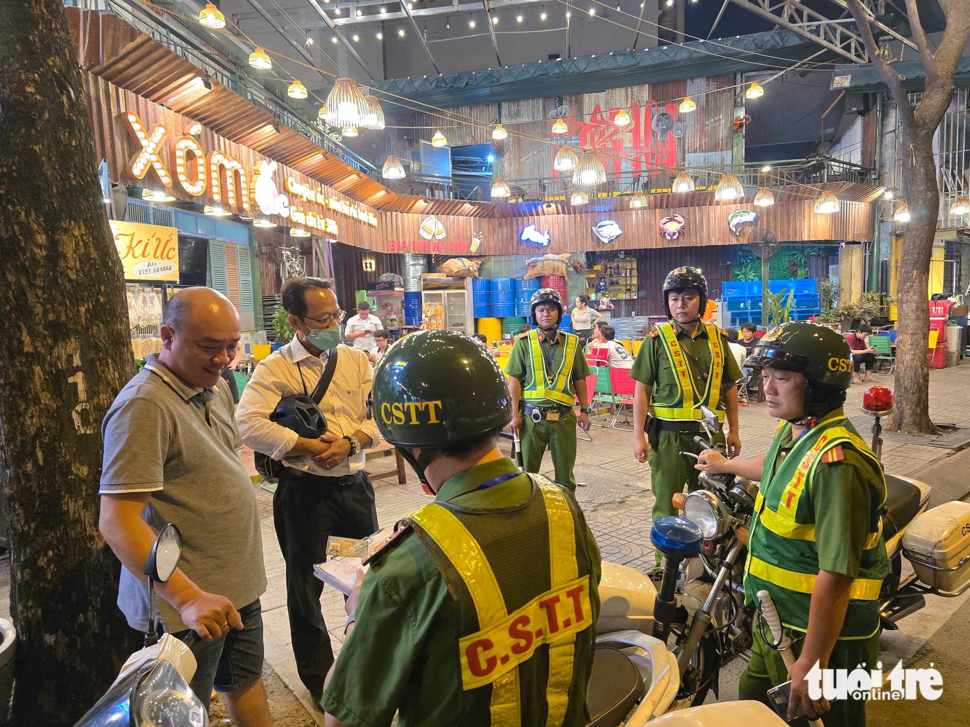 vỉa hè - Ảnh 10.