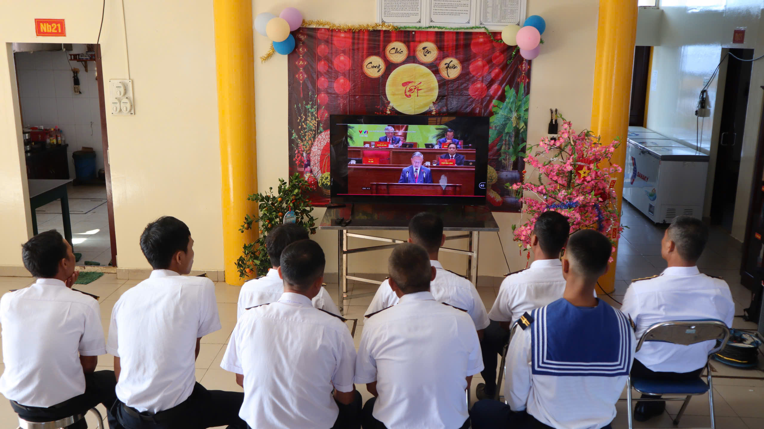 Theo dõi Đại hội Đảng XIV nơi nhà giàn DK1 - Ảnh 5.