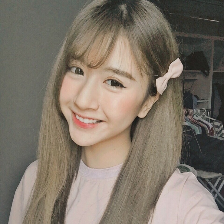 Quỳnh Anh Shyn khiến nhiều người thích thú khi tiết lộ ảnh thời 2016 khác hẳn với phong cách phóng khoáng, gợi cảm hiện tại. Một thập kỷ trước, Quỳnh Anh Shyn là mẫu ảnh đình đám, nổi tiếng với phong cách ngọt ngào, nhí nhảnh cùng style trang điểm kiểu Hàn Quốc.