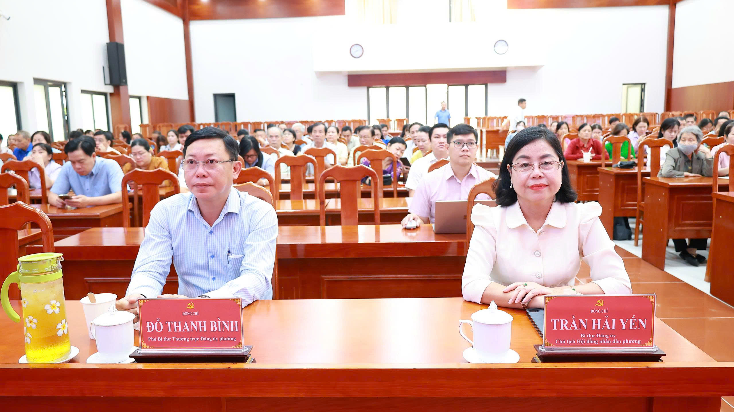 Người dân TP.HCM gửi gắm kỳ vọng qua lễ khai mạc Đại hội XIV của Đảng - Ảnh 8.