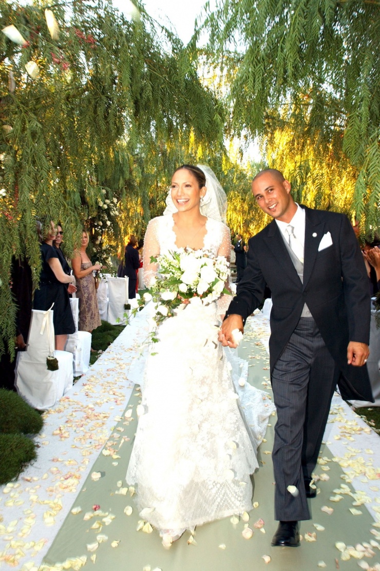 Loạt xiêm y mang dấu ấn huyền thoại Valentino - 5