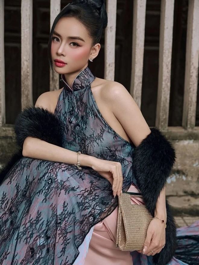 Suốt hai năm yêu nhau, cặp đôi chủ yếu yêu xa vì Thanh Nhàn thi đấu tại Hưng Yên, còn Ngọc Lan sống ở Tây Ninh.