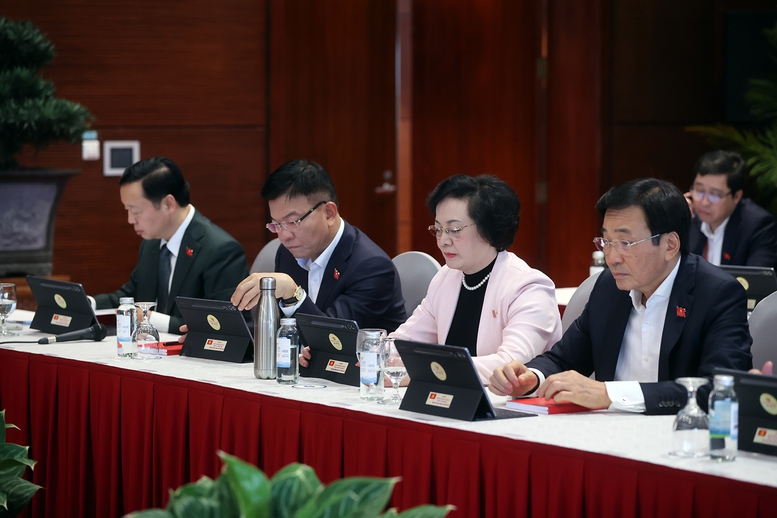 Thảo luận tại Đại hội XIV, Thủ tướng Phạm Minh Chính nhấn mạnh quyết tâm tăng trưởng hai con số - Ảnh 5.