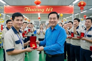 Nhận thưởng Tết bằng vàng, người lao động có phải đóng thuế thu nhập cá nhân?