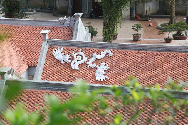 Cận cảnh ngôi chùa nằm dưới chân núi Chương Sơn ở Ninh Bình còn lưu giữ báu vật 1.000 năm tuổi - 2