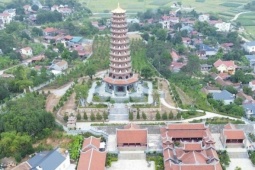 Ngôi chùa hơn 300 tuổi ở Bắc Ninh có tượng ngọc độc đáo hút khách thập phương