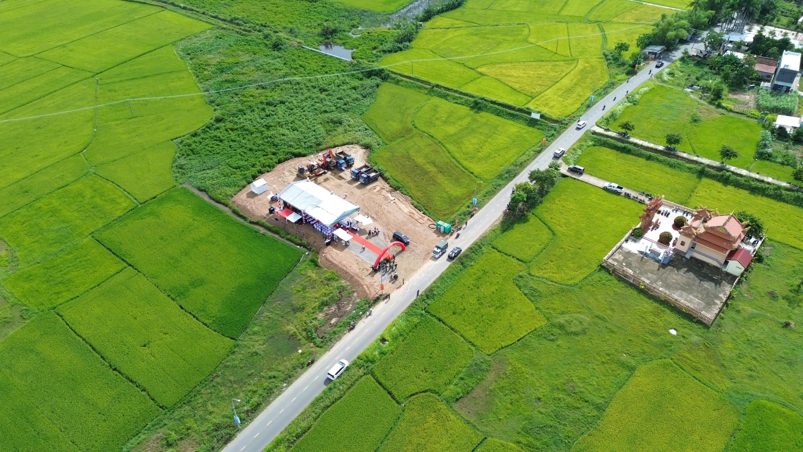 Chạy nước rút trên công trường tái định cư - Ảnh 2.