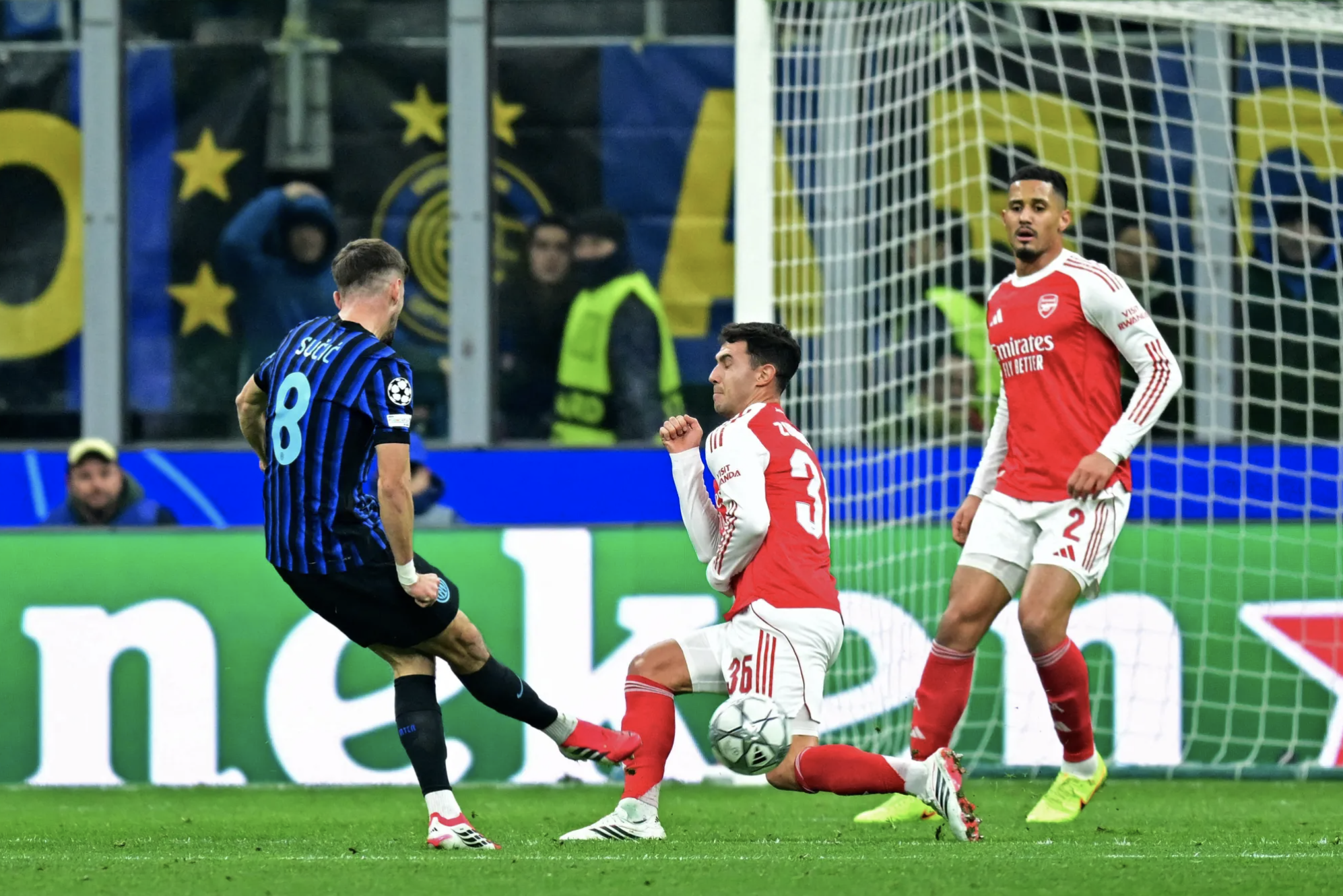 Quật ngã Inter Milan, Arsenal lập kỳ tích Champions League - Ảnh 2.