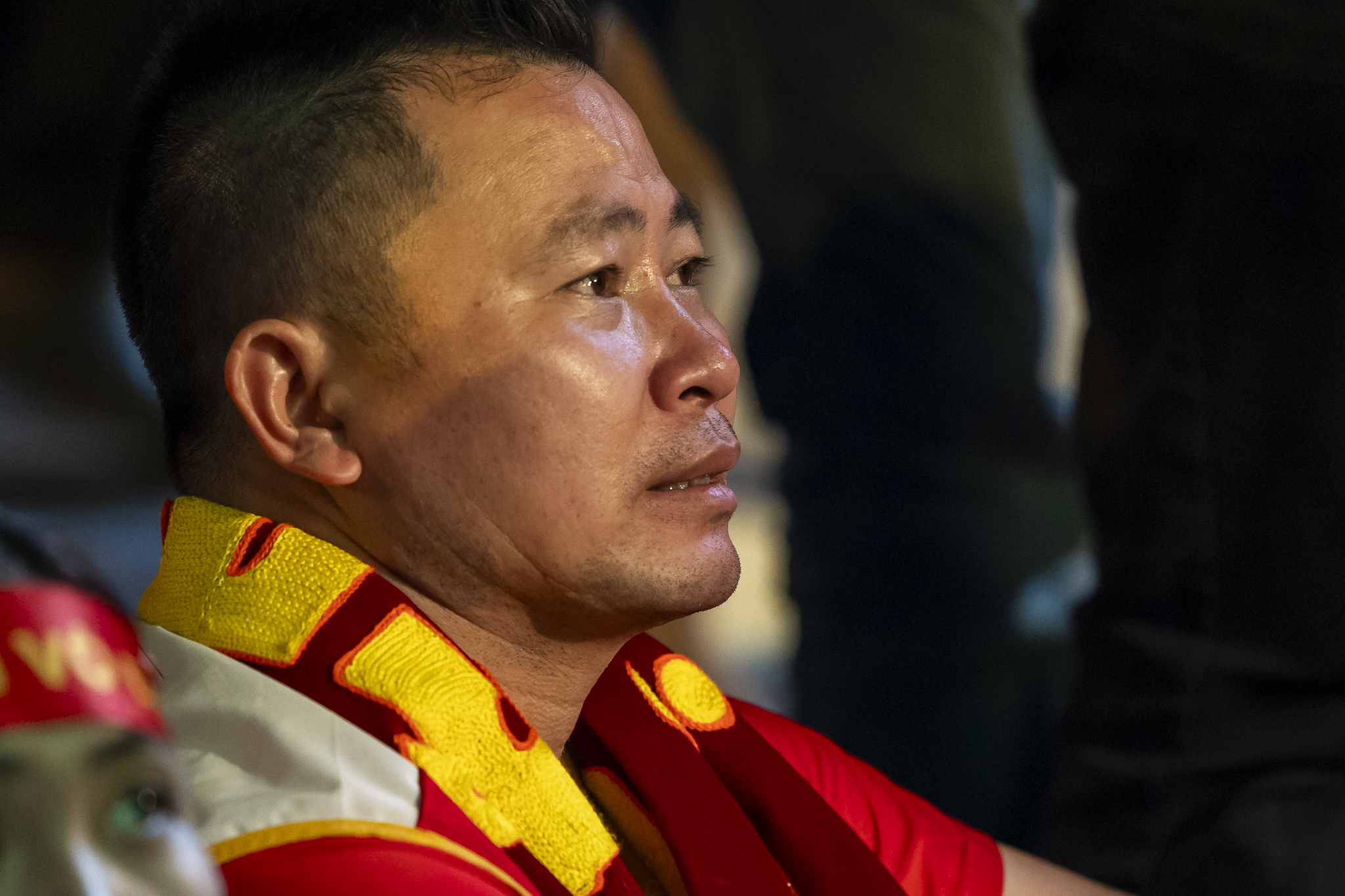 Nước mắt của cổ động viên khi U23 Việt Nam nhận thất bại cay đắng- Ảnh 7.