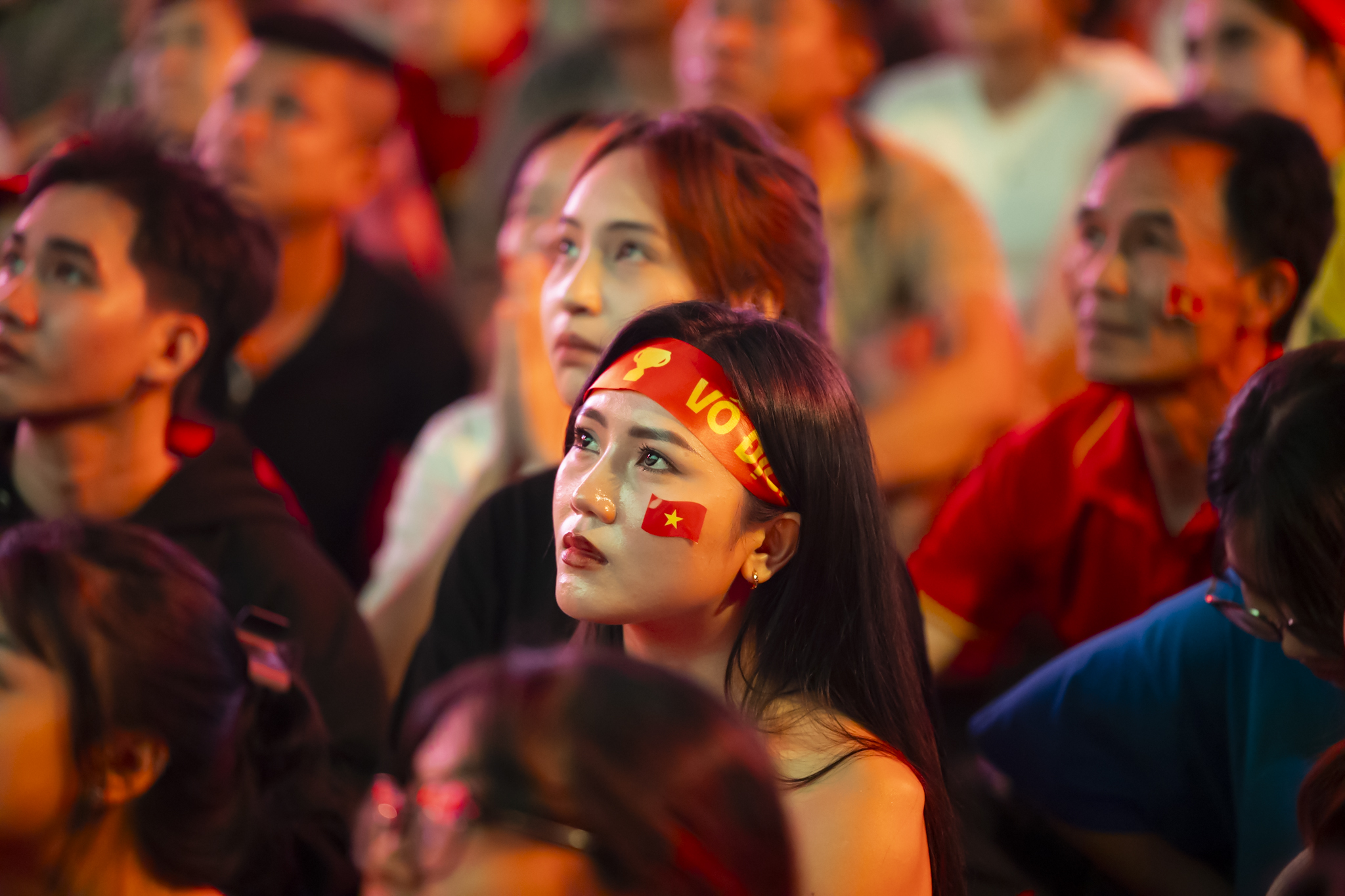 Nước mắt của cổ động viên khi U23 Việt Nam nhận thất bại cay đắng- Ảnh 20.