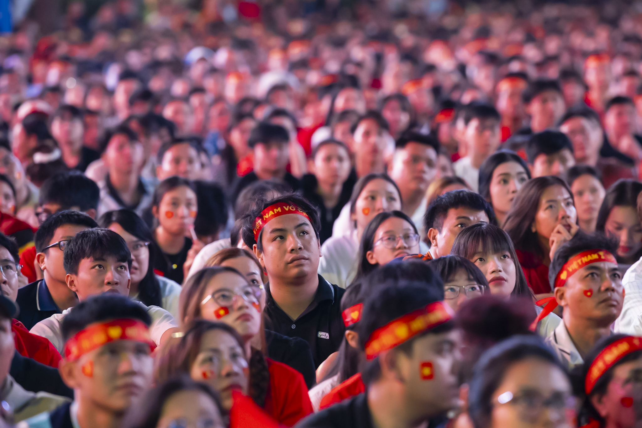 Nước mắt của cổ động viên khi U23 Việt Nam nhận thất bại cay đắng- Ảnh 30.