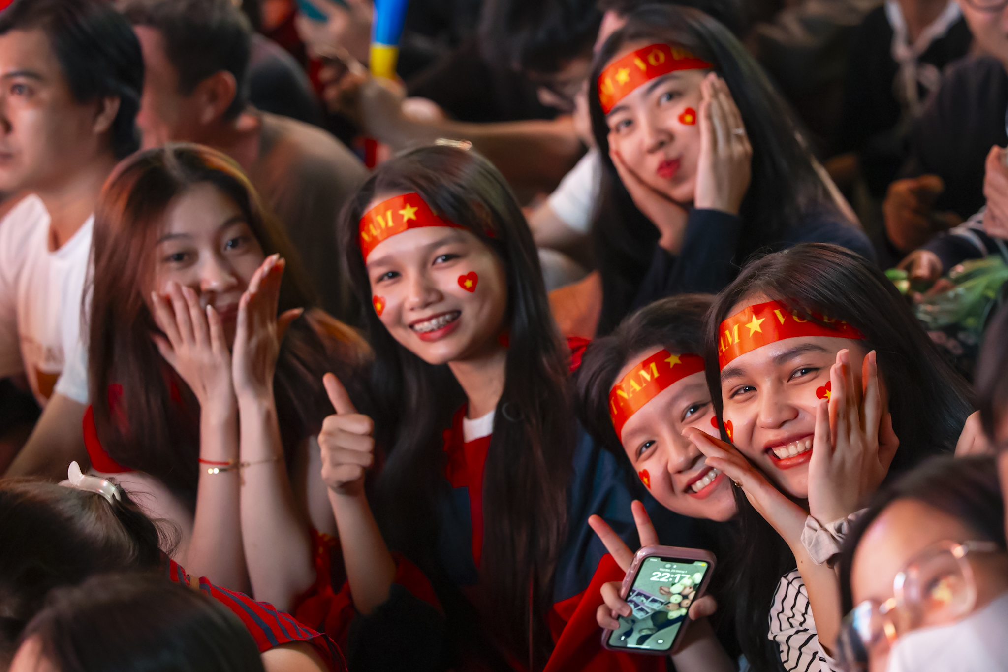 Nước mắt của cổ động viên khi U23 Việt Nam nhận thất bại cay đắng- Ảnh 57.