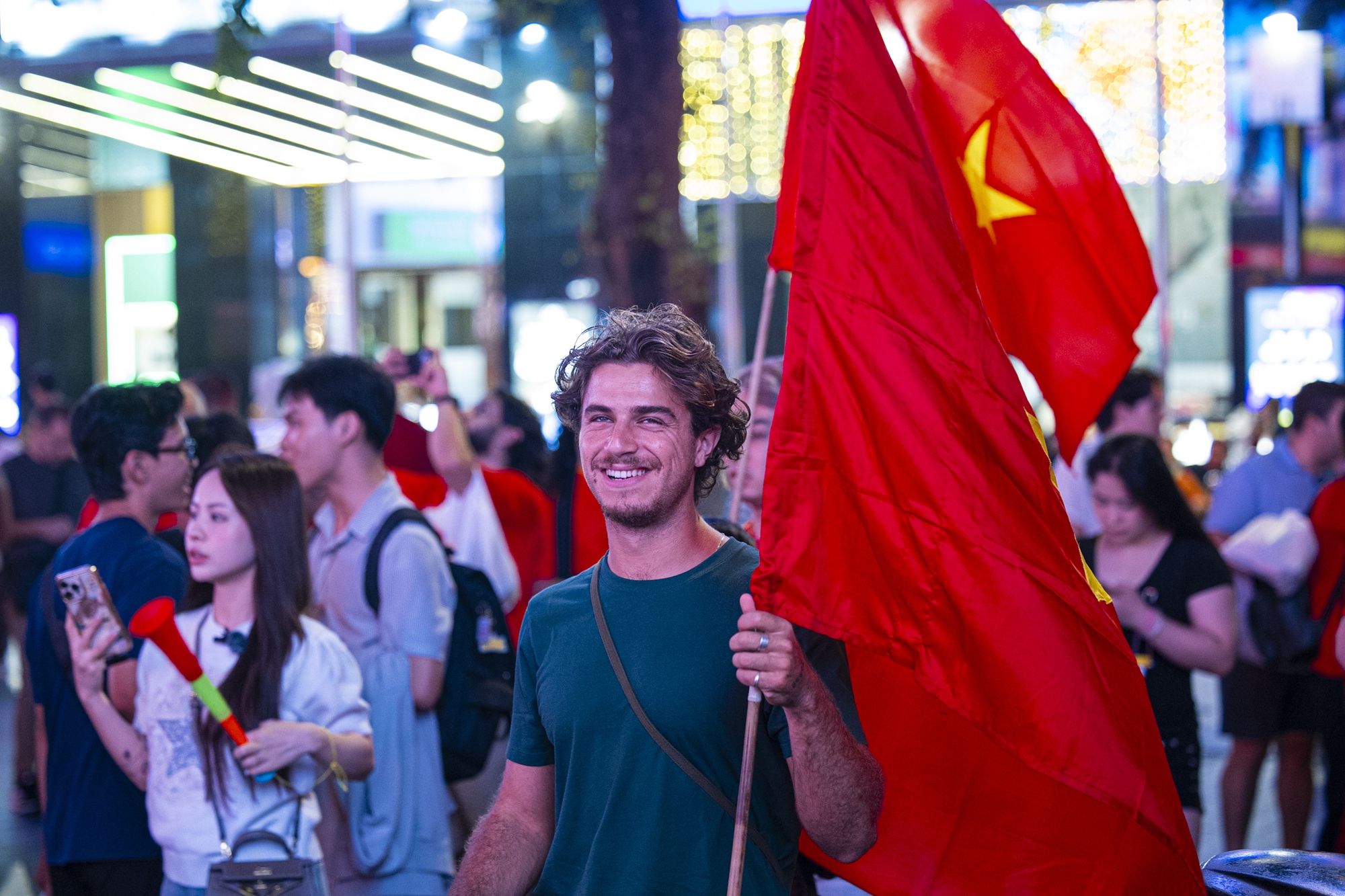 Nước mắt của cổ động viên khi U23 Việt Nam nhận thất bại cay đắng- Ảnh 67.