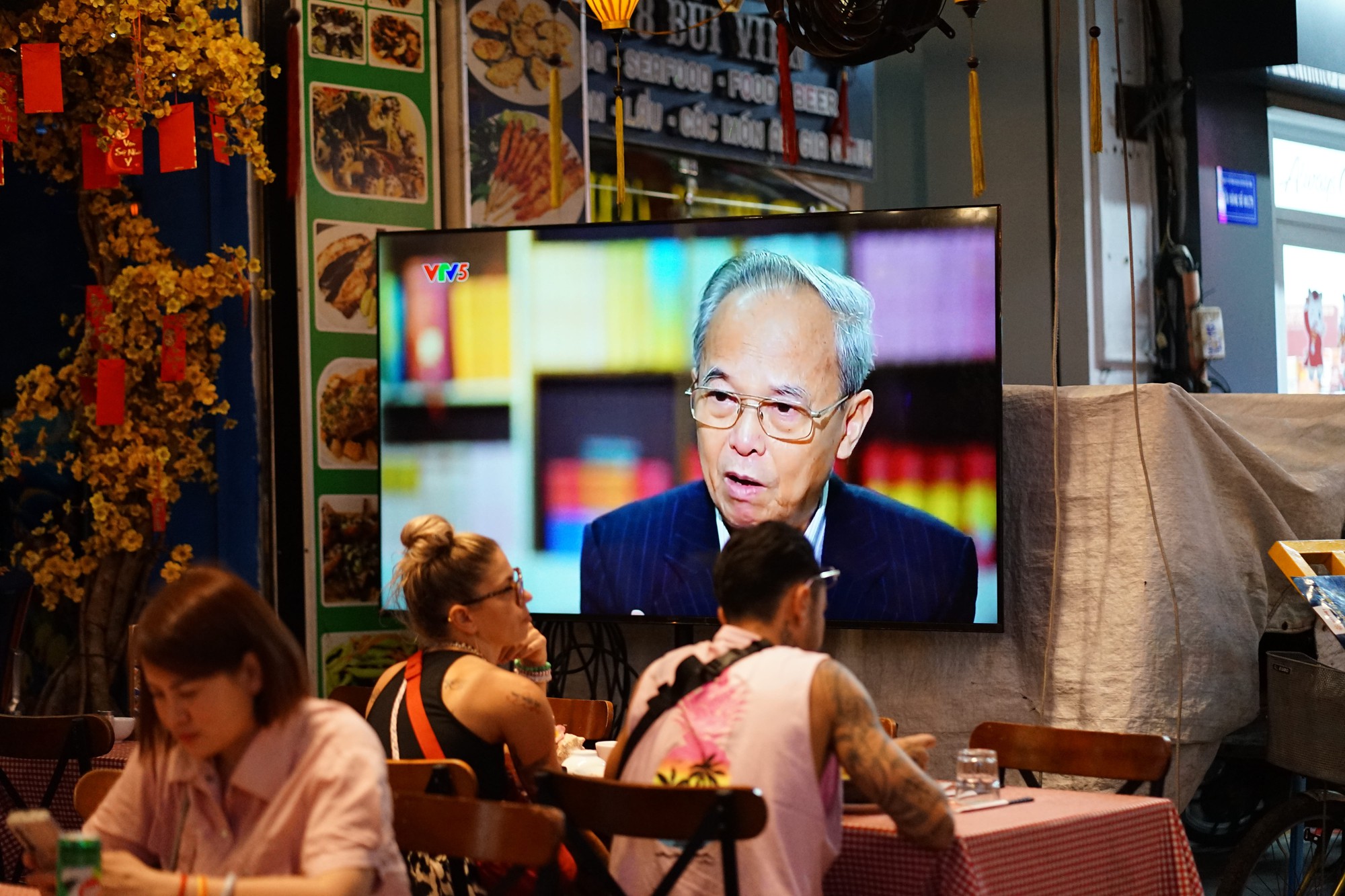 Nước mắt của cổ động viên khi U23 Việt Nam nhận thất bại cay đắng- Ảnh 79.