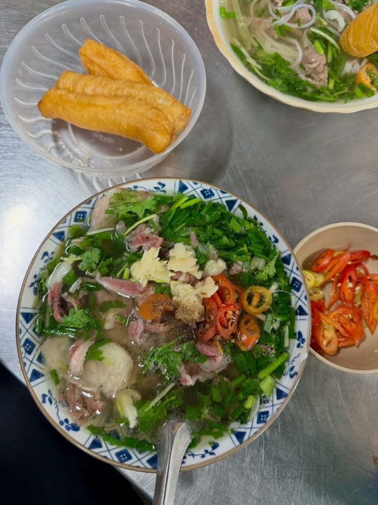 Minh Triệu ăn đủ món ngon khi ra Hà Nội ngày đông - 3