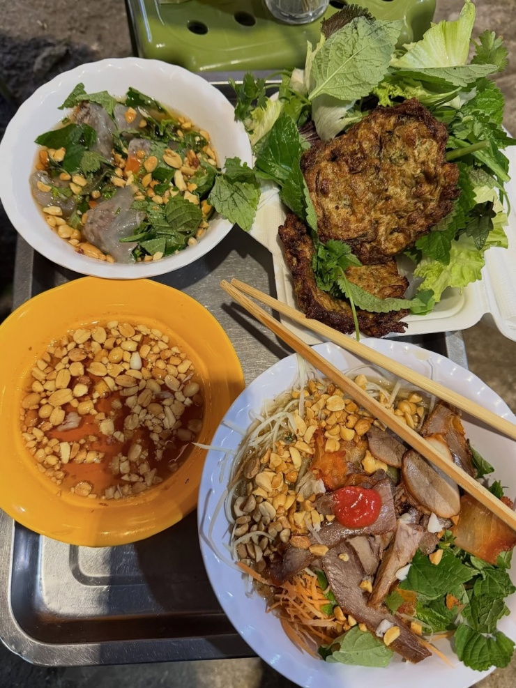 Minh Triệu ăn đủ món ngon khi ra Hà Nội ngày đông - 6