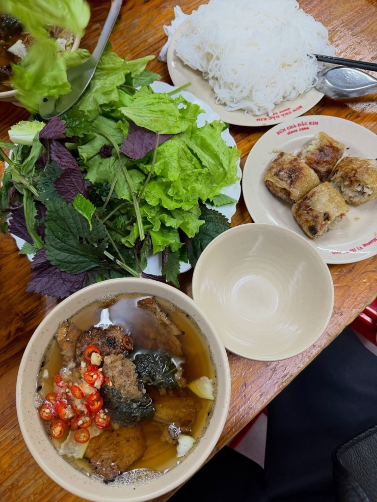 Minh Triệu ăn đủ món ngon khi ra Hà Nội ngày đông - 8