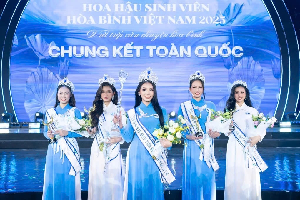Hoa hậu 9,25 điểm văn giấu mẹ thi sắc đẹp, tuổi 21 chưa có người theo đuổi - 3