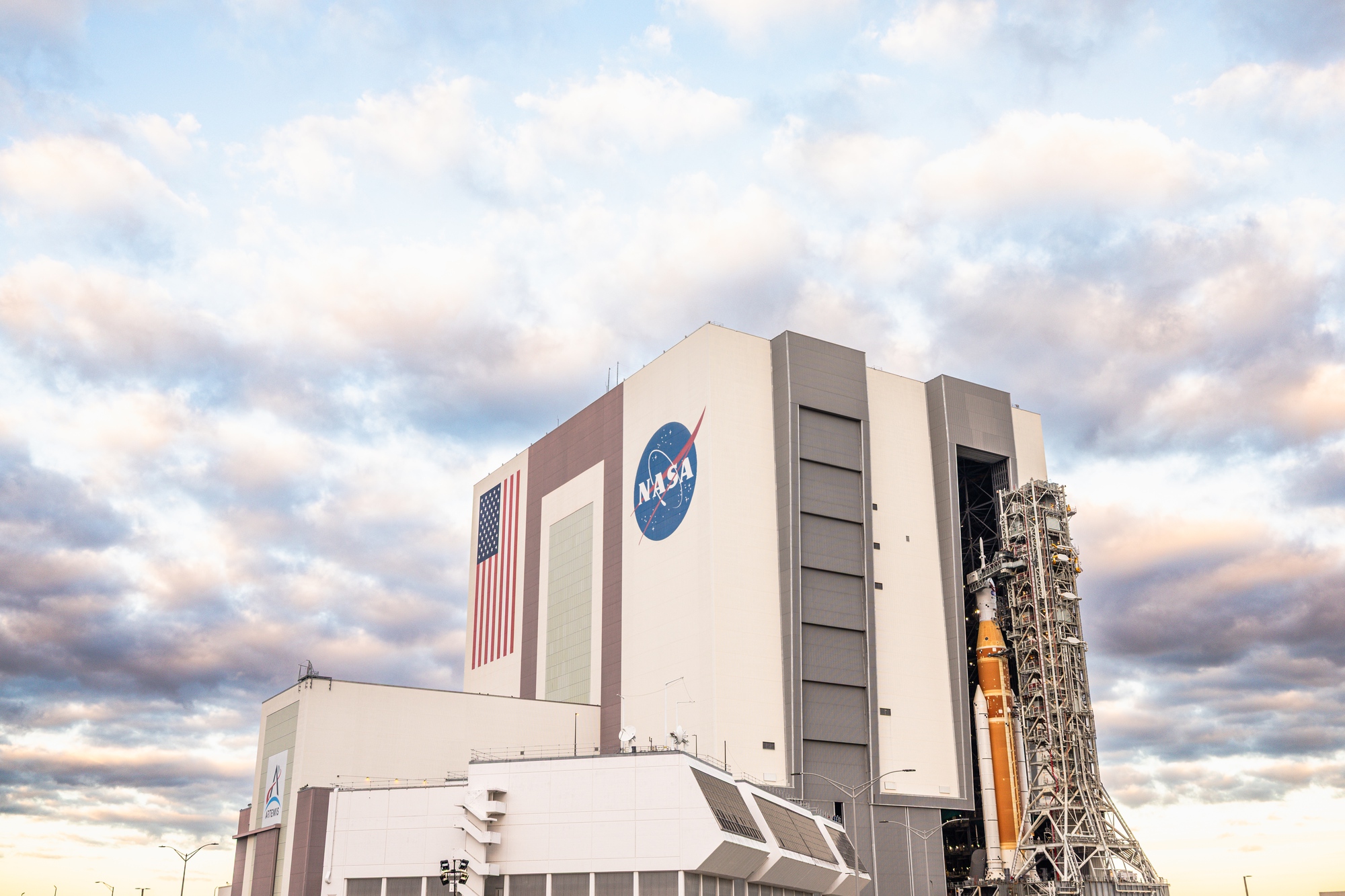 NASA sẵn sàng đưa con người trở lại Mặt Trăng- Ảnh 2.