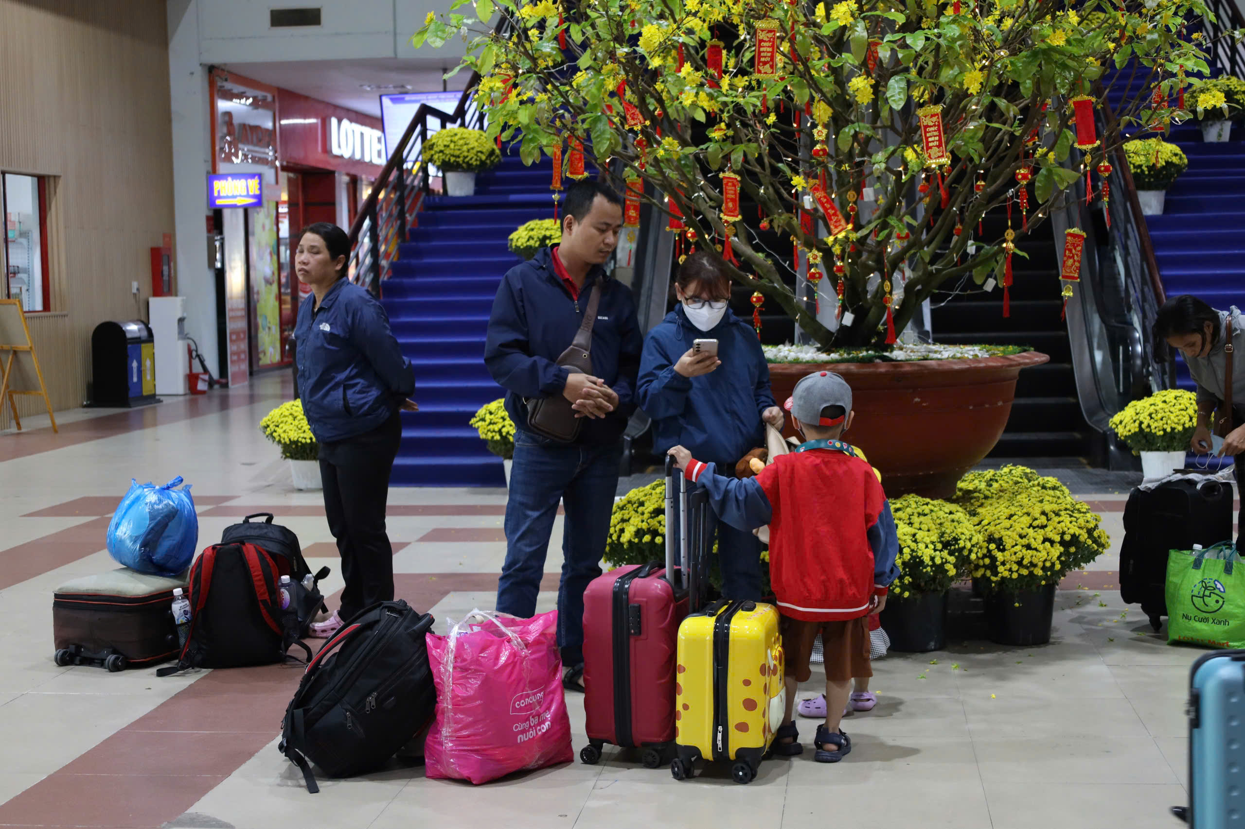 Hơn 900 chuyến tàu phục vụ cao điểm Tết Bính Ngọ 2026 - Ảnh 2.