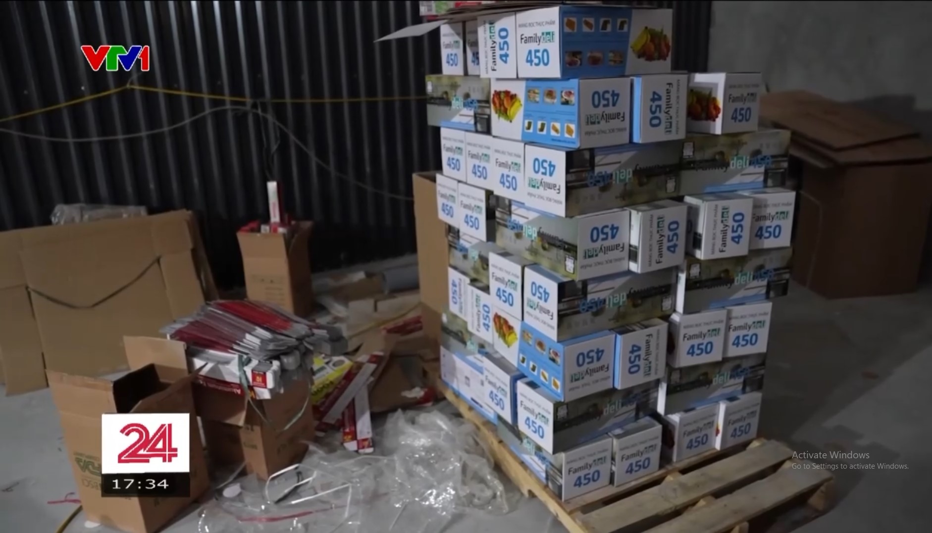 Phát hiện cơ sở sản xuất màng bọc thực phẩm giả chứa chất cấm ở Hà Nội: Cảnh báo nguy cơ gây dậy thì sớm ở nữ giới và vô sinh ở nam giới- Ảnh 4.