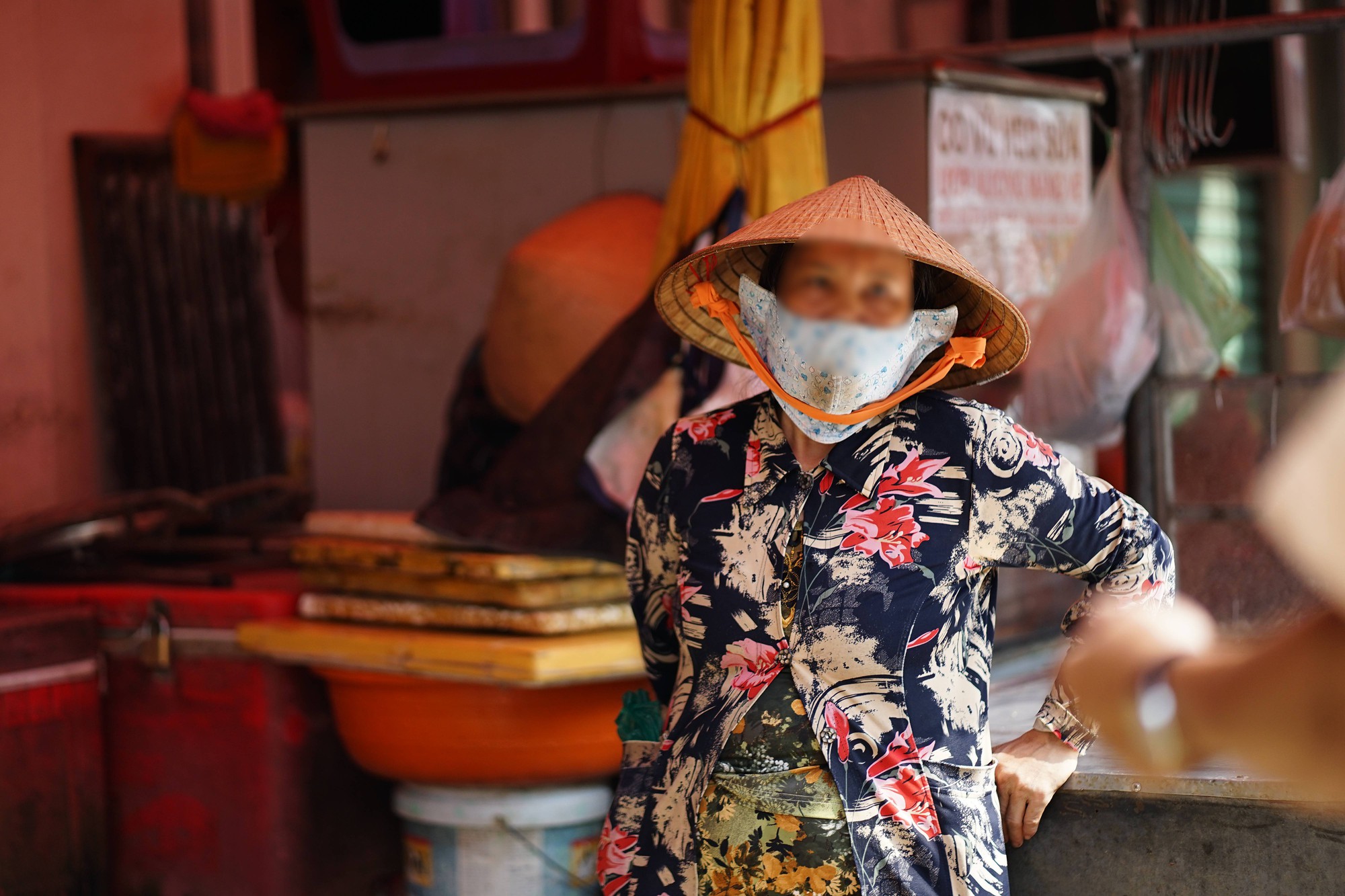 Cảnh tượng bất ngờ ở Chợ Lớn ngày giáp Tết- Ảnh 2.