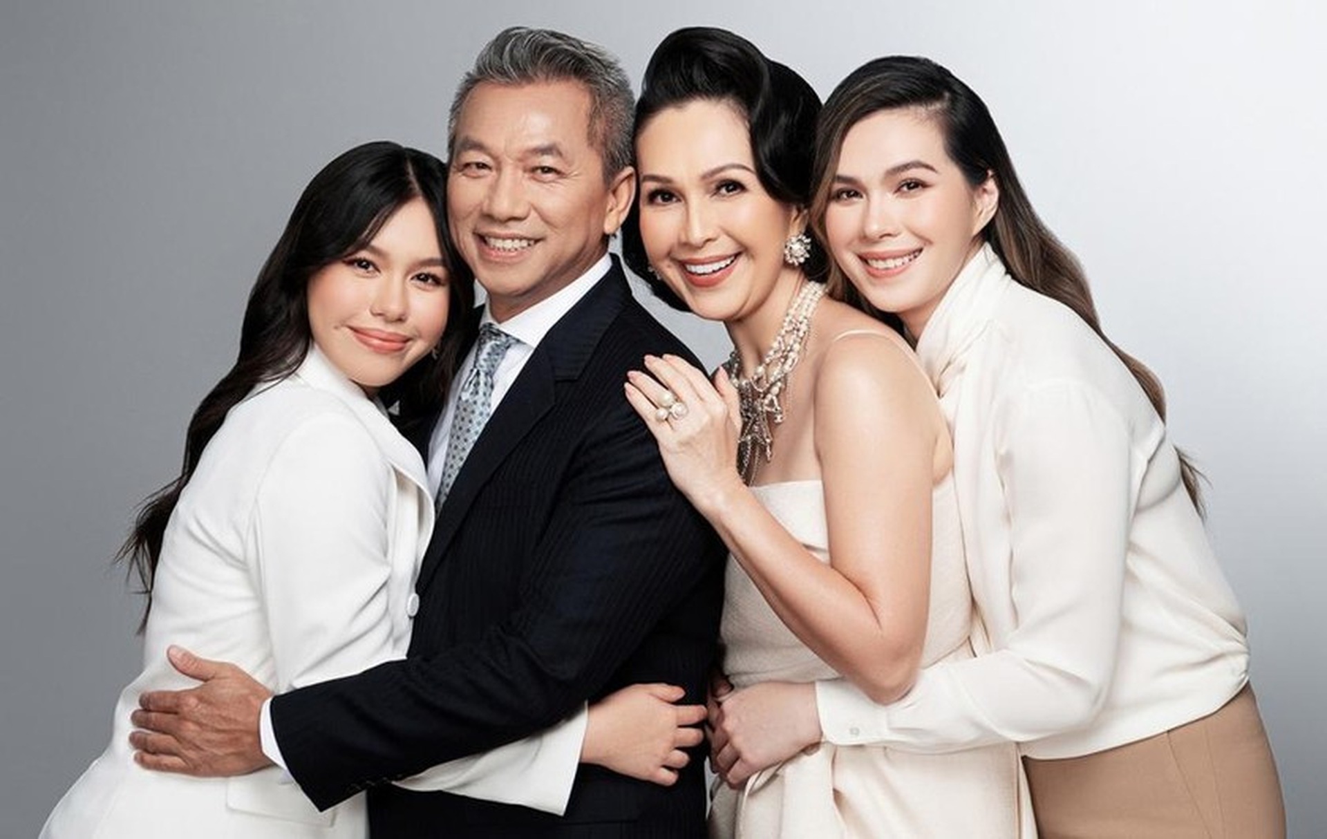 Nữ hoàng ảnh lịch Diễm My: Hôn nhân 32 năm kín tiếng bên chồng doanh nhân - 7