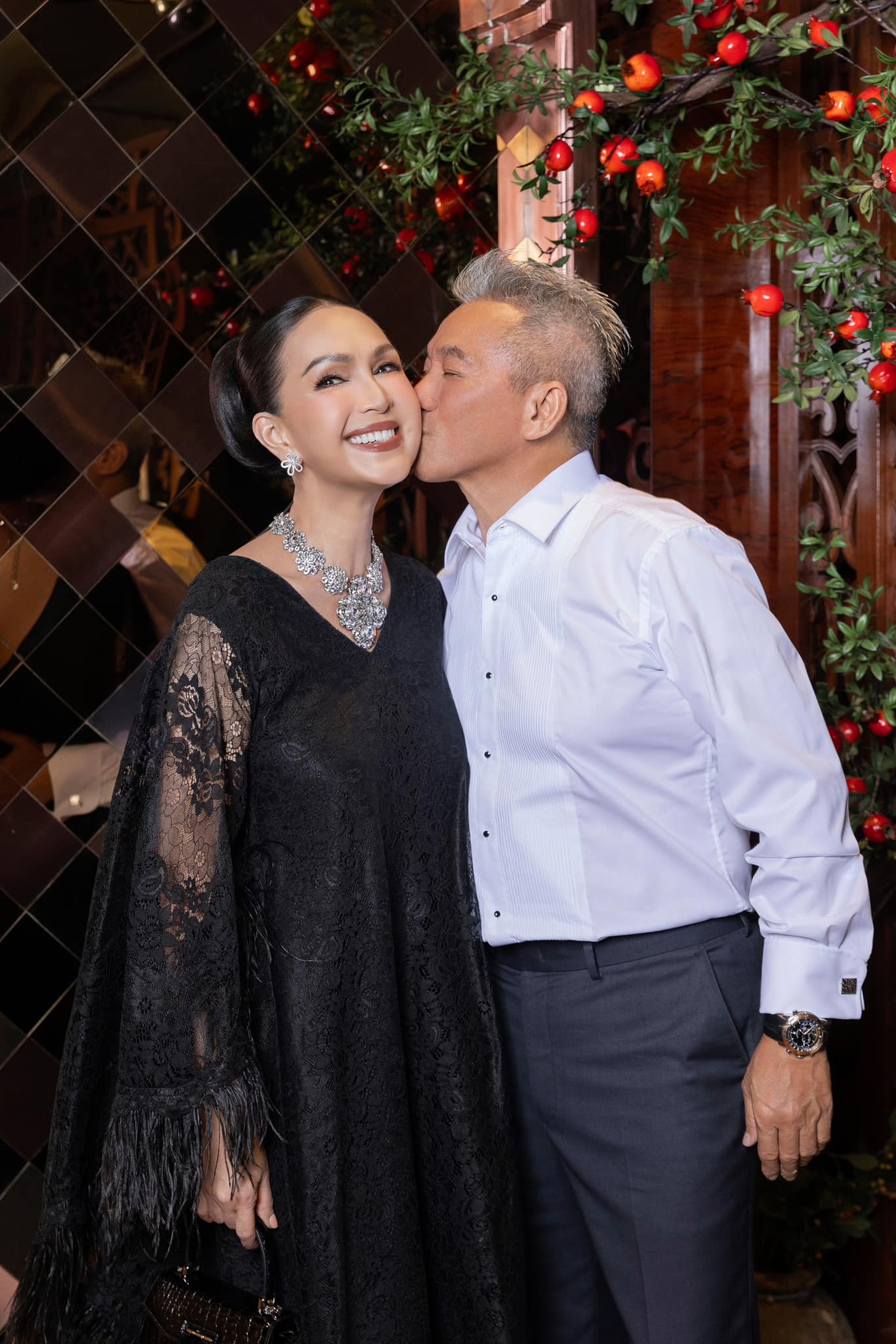 Nữ hoàng ảnh lịch Diễm My: Hôn nhân 32 năm kín tiếng bên chồng doanh nhân - 9