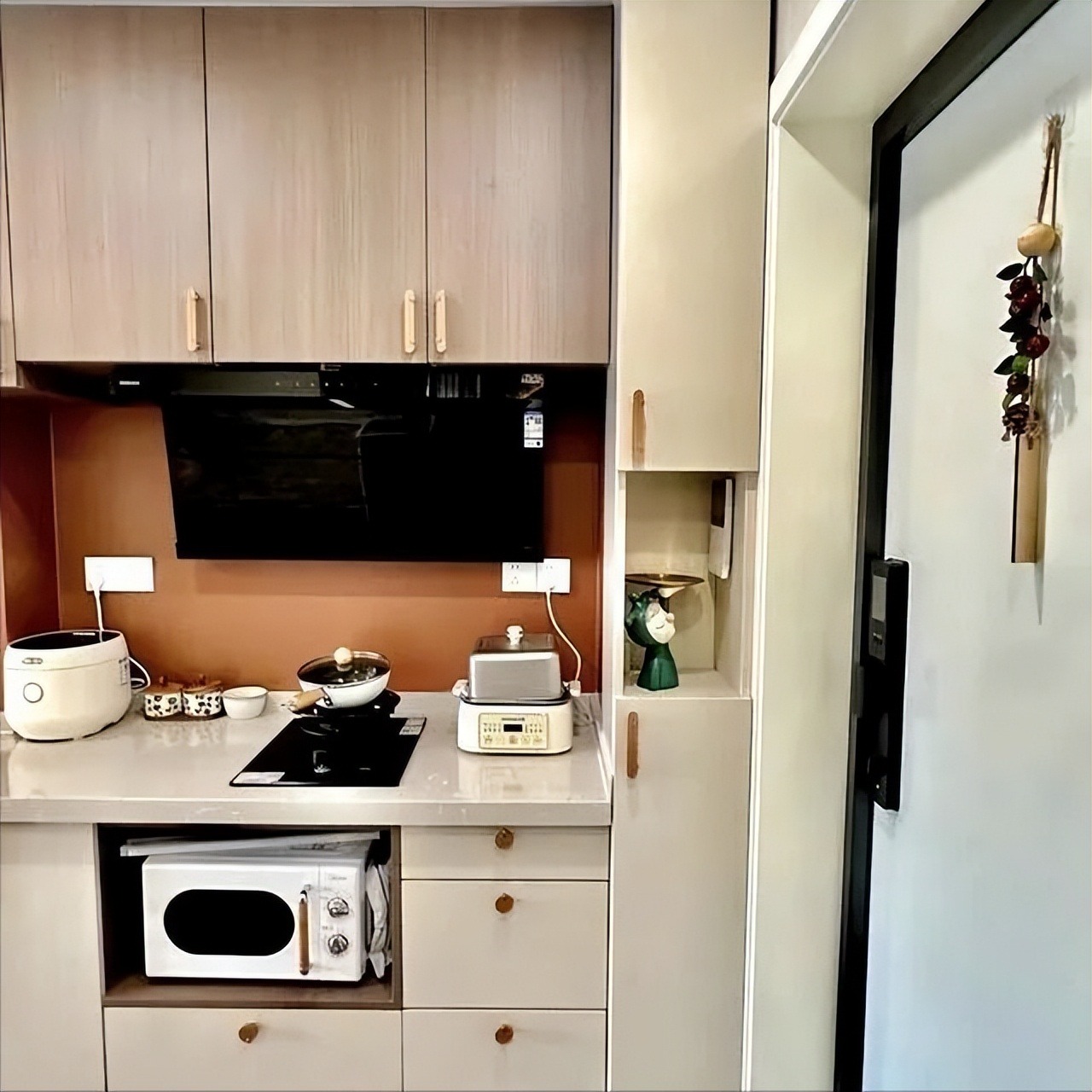 Thề chết không ở nhà thuê: Cô gái dồn tiền mua căn hộ nhỏ, quyết theo đuổi lối sống 