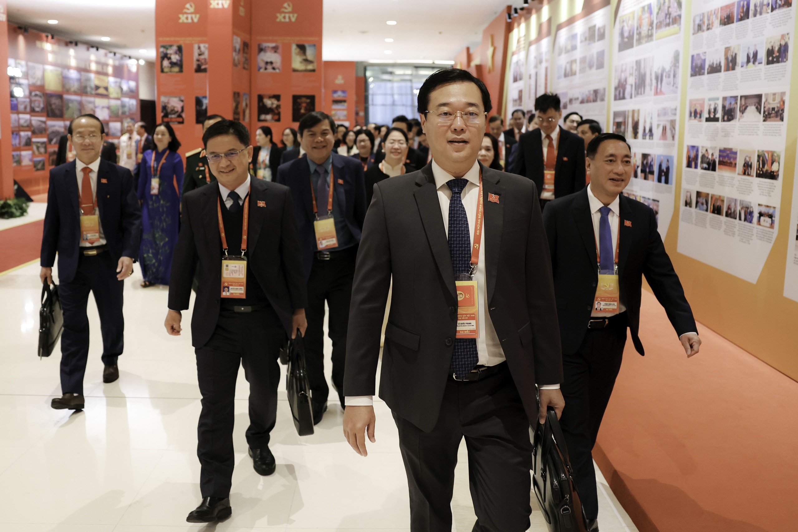 Toàn cảnh phiên thảo luận sôi nổi, hiệu quả về các văn kiện Đại hội XIV của Đảng - Ảnh 8.